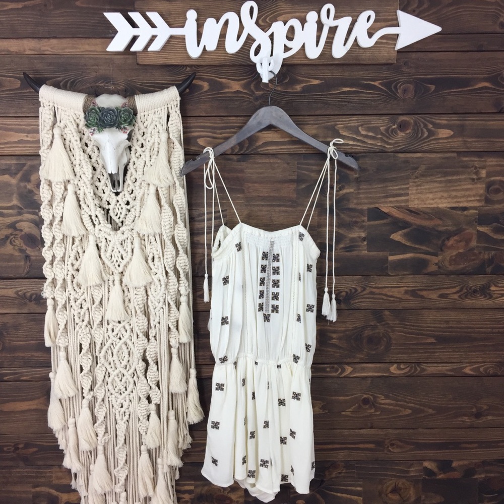 Freeway | Boho Lace Tassel Tie Romper